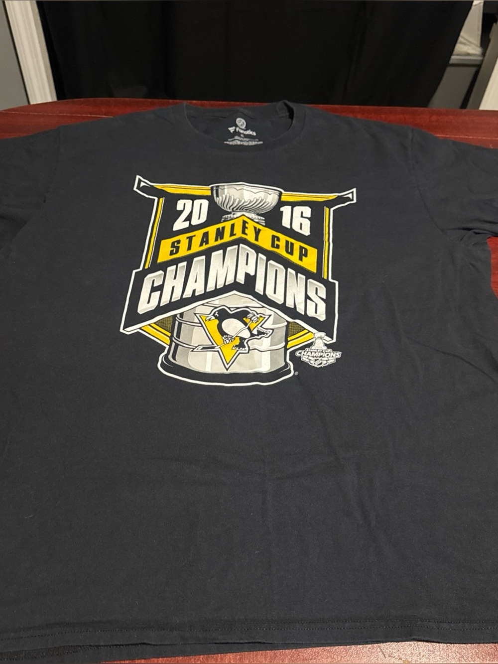 2016 Stanly Cup Champions Pittsburgh Penguins Tee Fanatics XL